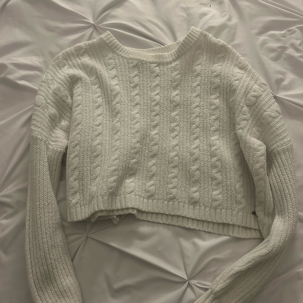 Hollister Cream Cable Knit Sweater